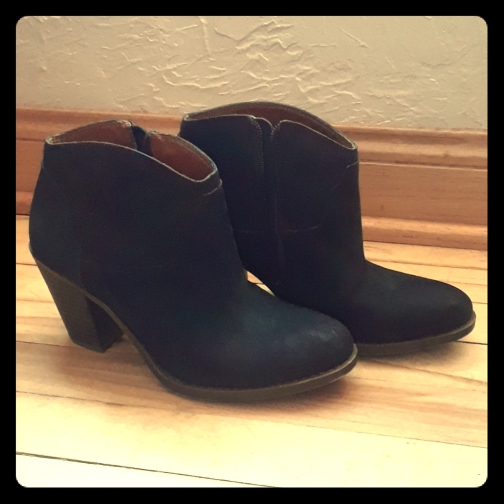 Lucky Brand Eller Ankle Boots size 8